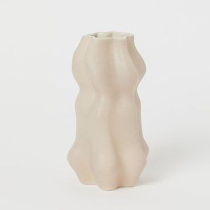 LAST CHANCE - NWT Small H&M Ceramic Vase